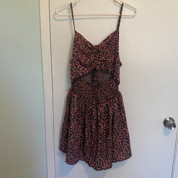 SHEIN Dresses & Skirts - SHEIN VCAY NWT  Women’s Ditsy Floral Drawstring Cut Out Front Cami Dress Sz L
